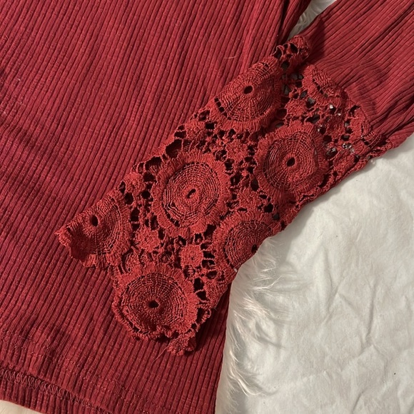Kancystore Maroon Lace Sleeve Long Sleeve Top - Picture 4 of 12